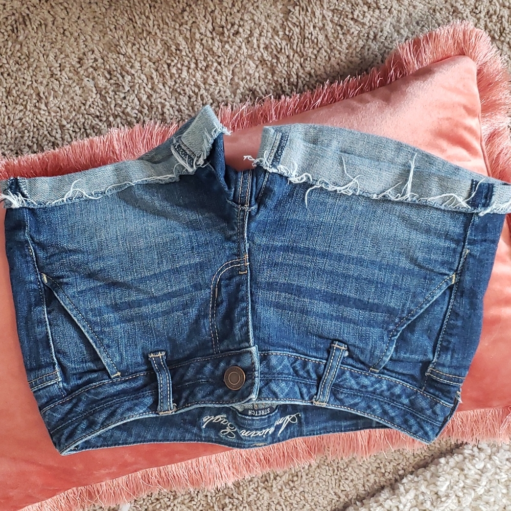 American Eagle Denim Shorts Size 4 Distressed Hem. Like New.
